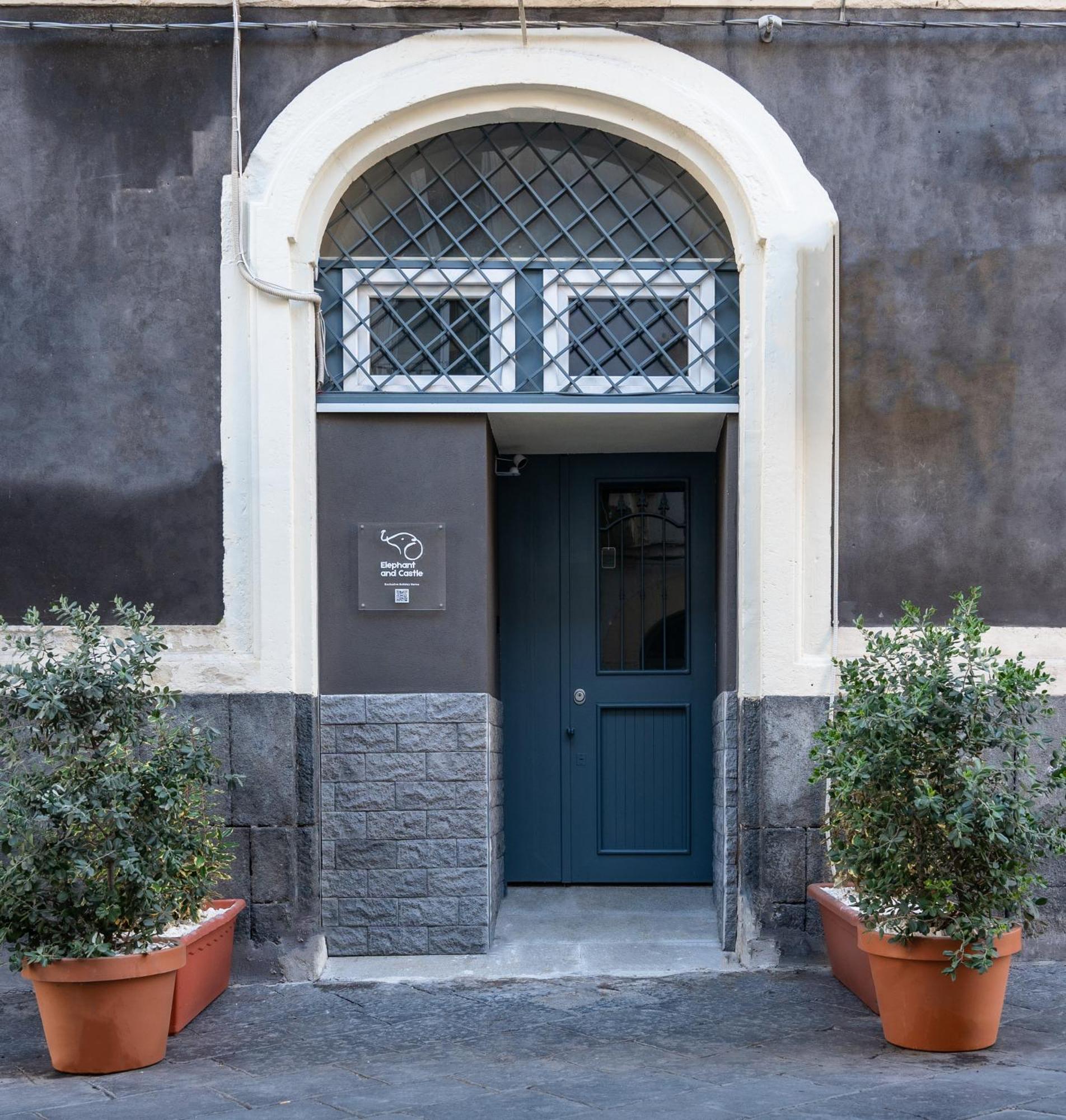 Elephant And Castle - Exclusive Catania